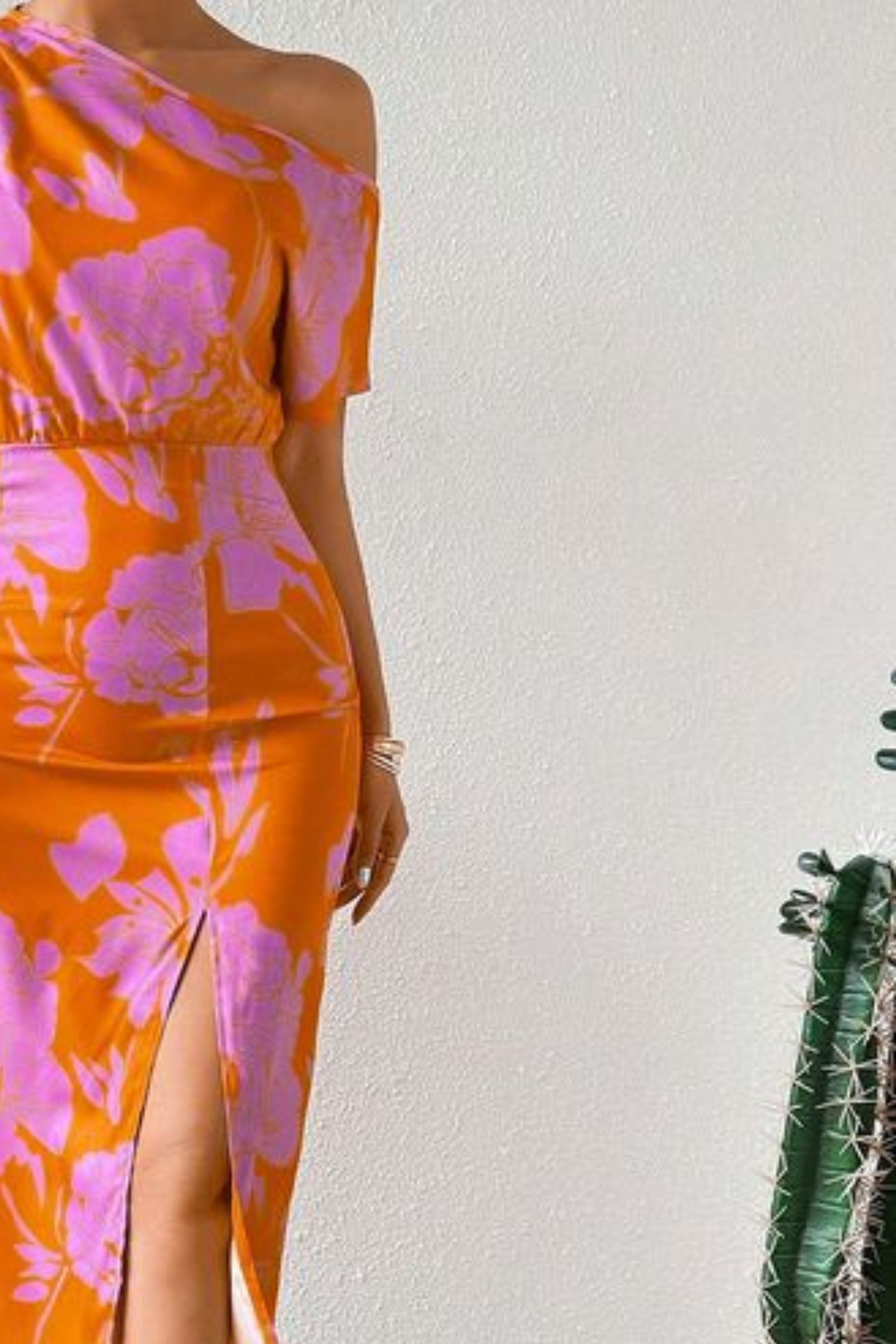 OBLIQUE SHOULDER QUINCHING DRESS