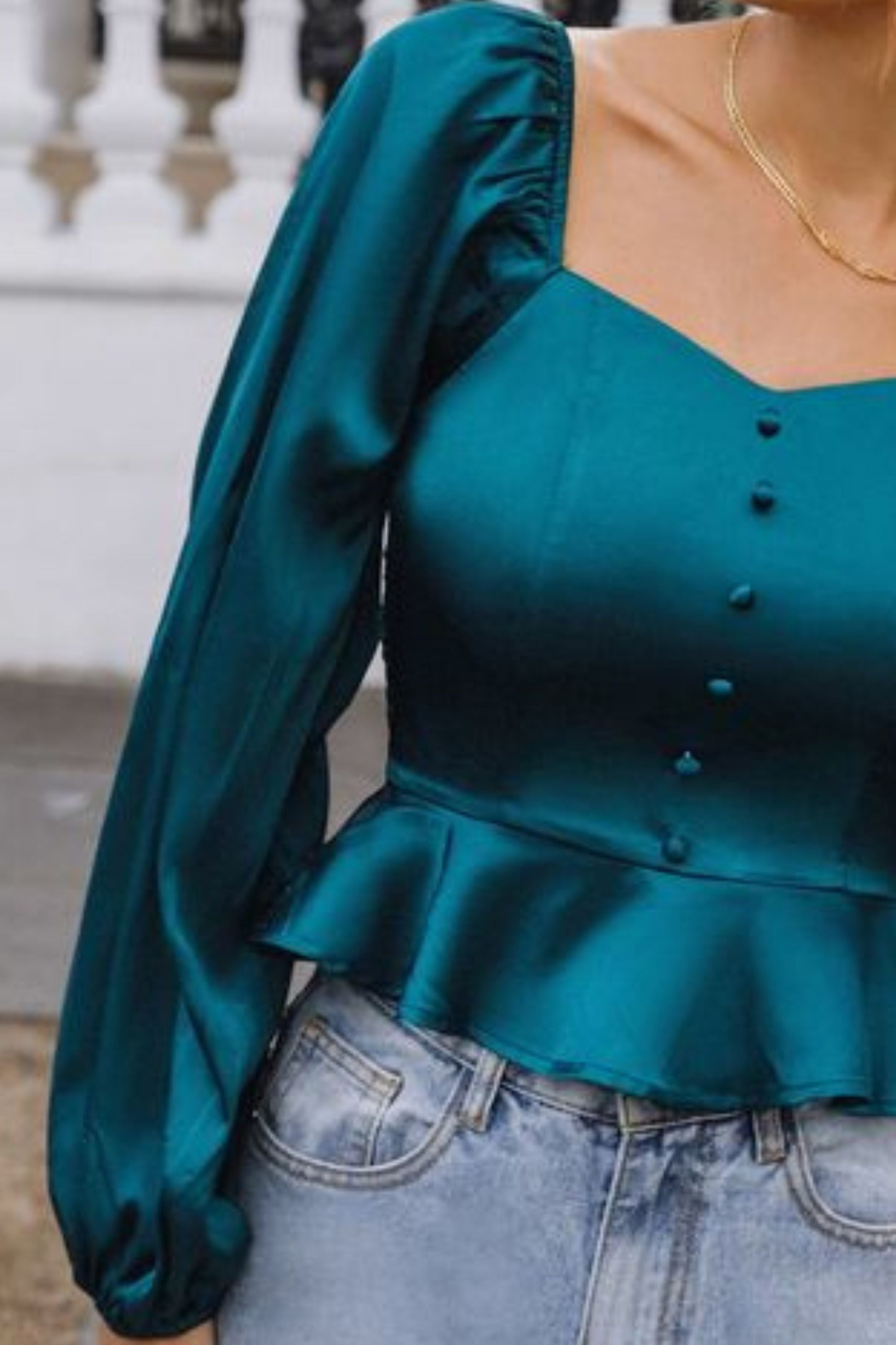 SWEETHEART NECK RFFLE HEM SATIN SHIRT 2